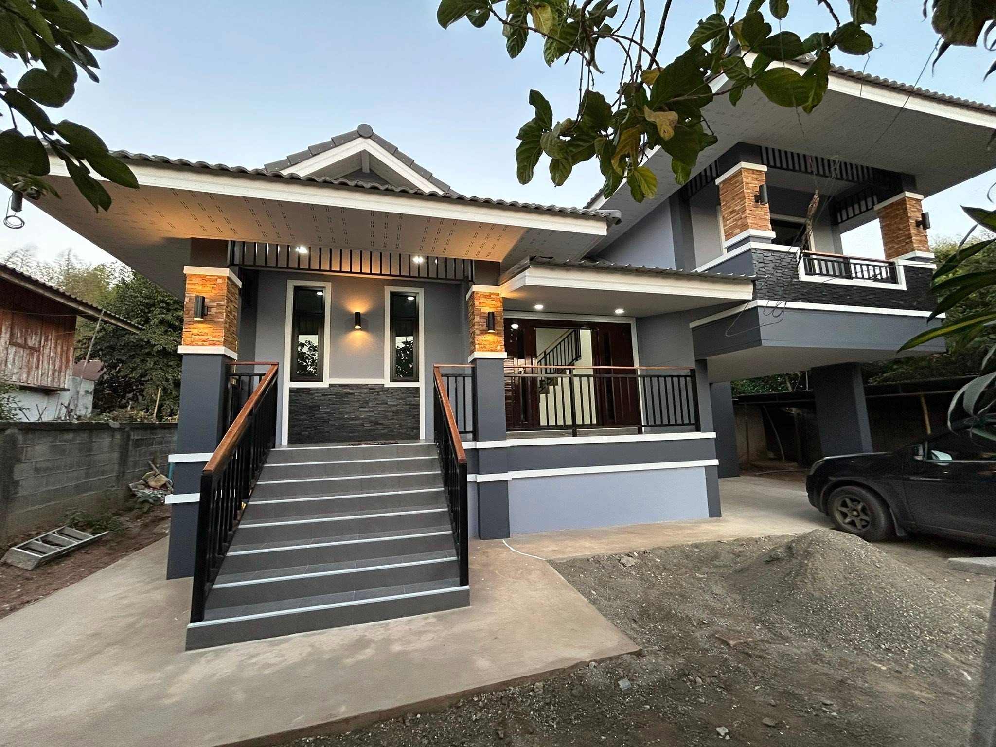 บ้านชั้นครึ่ง